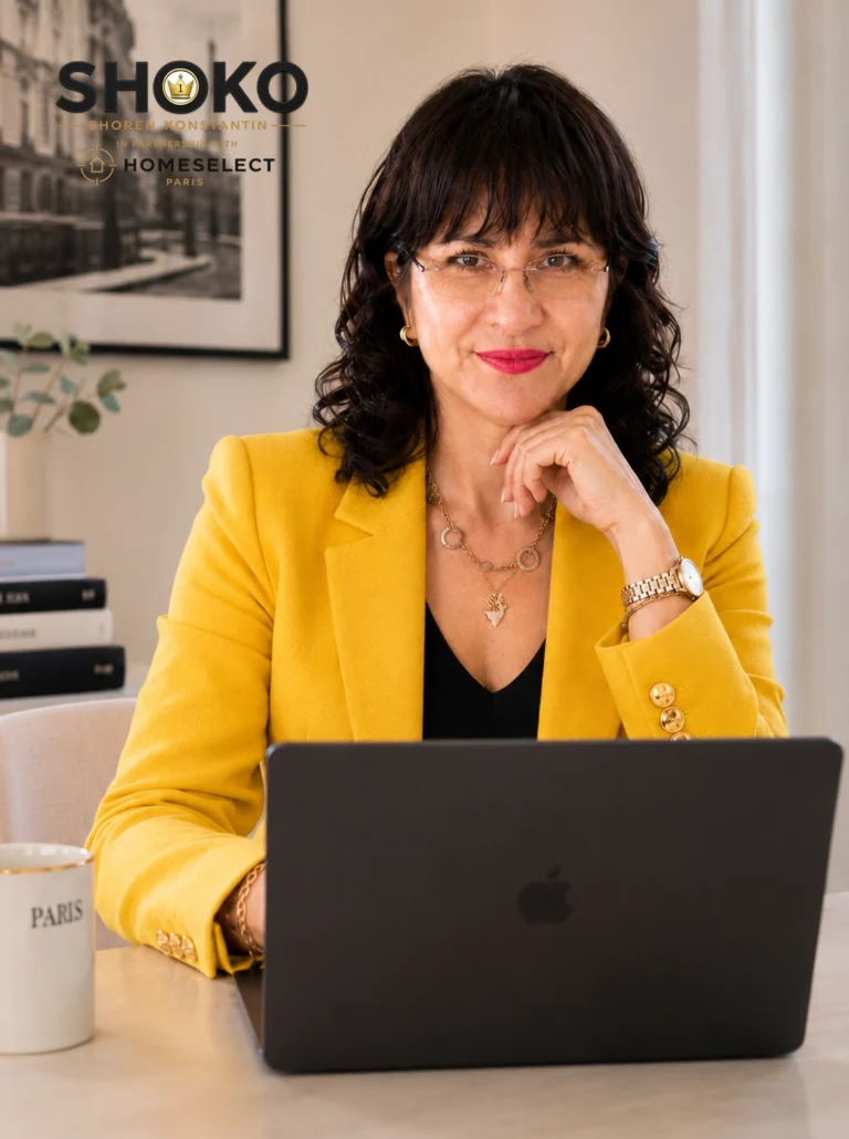 Buyer agent guiding international clients during a Paris apartment search