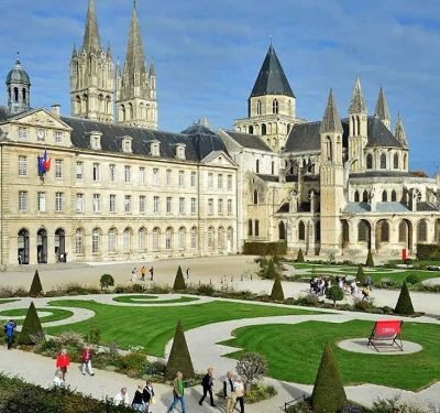 Chasseur immobilier en France sélectionnant des biens de luxe adaptés à une clientèle internationale